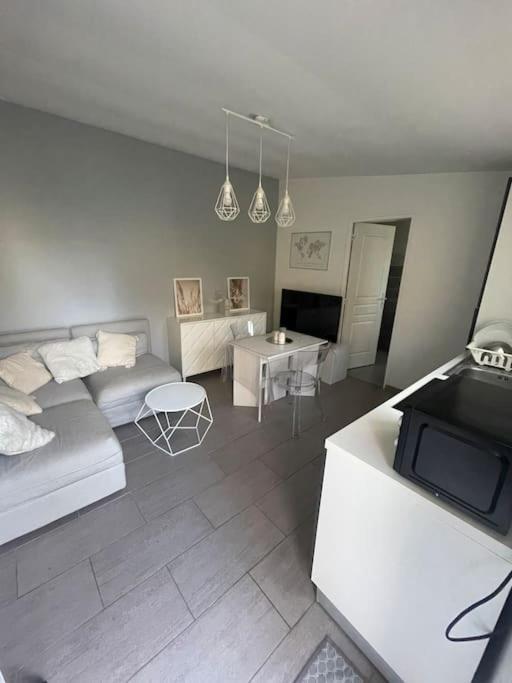 Appart T2 Proche Aeroport Roissy Apartment Tremblay-en-France Exterior photo